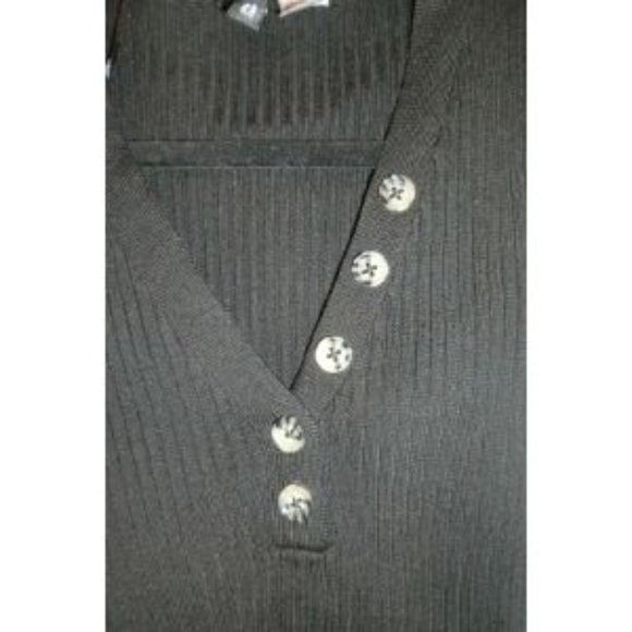 Divided Crop Ribbed Sweater - Picture 3 of 4